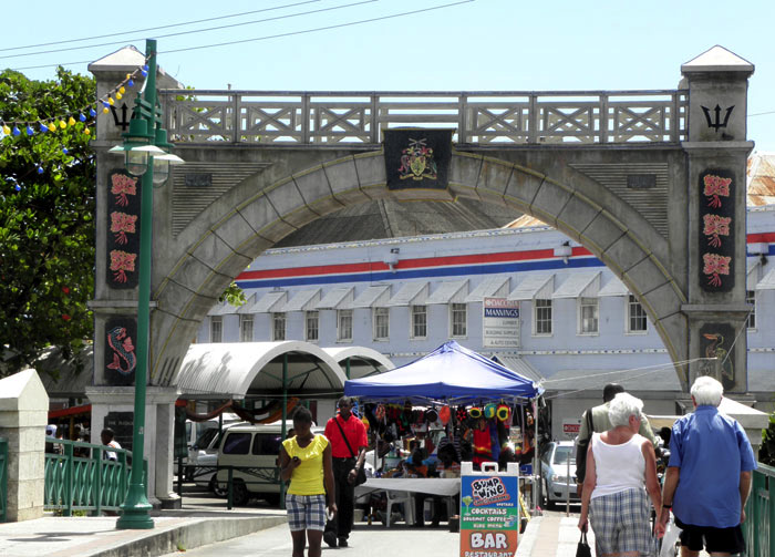 巴巴多斯亲子游 Barbados Bridgetown Independence Gate 巴巴多斯布里奇敦独立门